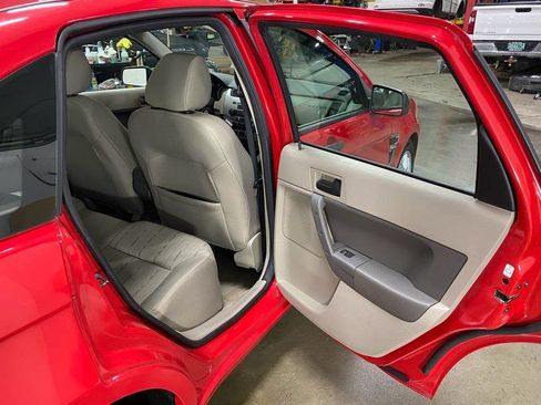 Used 2008 Ford Focus SE image 16