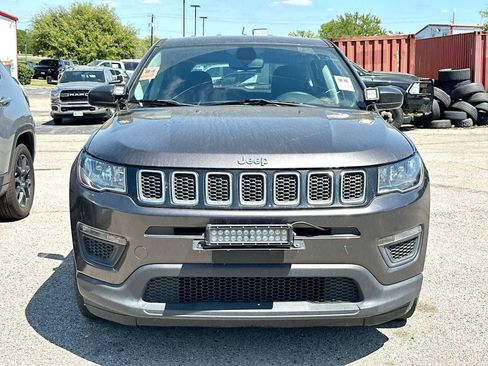 Used 2019 Jeep Compass Sport FWD image 2