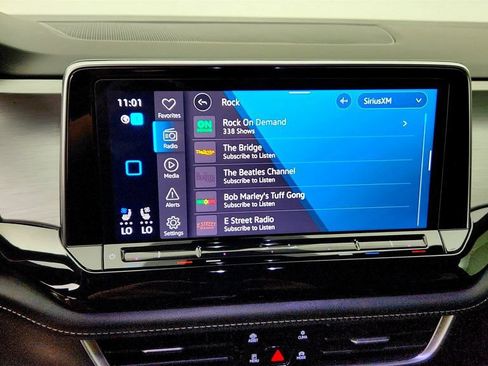 Used 2024 Volkswagen Atlas Cross Sport SE w/ Panoramic Sunroof Package FWD image 17