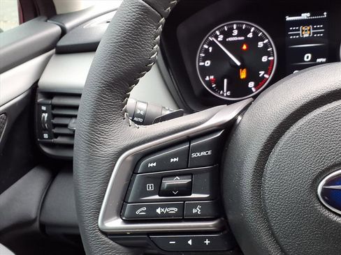 Used 2025 Subaru Outback Premium image 11