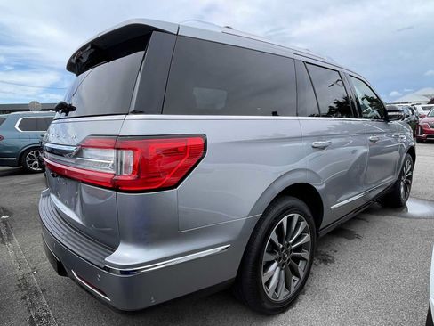 Used 2021 Lincoln Navigator Reserve w/ Luxury Package AWD/4WD image 6