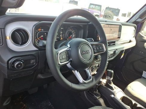 New 2026 Jeep Wrangler Unlimited Sahara AWD/4WD image 6