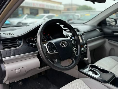 Used 2013 Toyota Camry FWD image 19