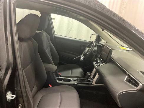 Certified 2024 Toyota Corolla Cross LE image 11
