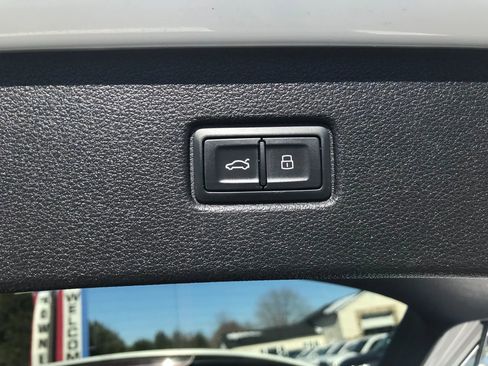 Used 2018 Audi Q7 3.0T Premium image 43