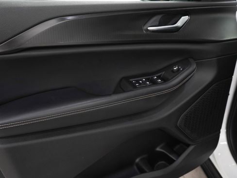 Used 2023 Jeep Grand Cherokee L Laredo image 25