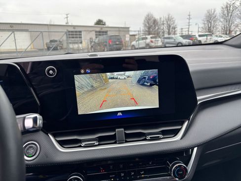 Used 2025 Chevrolet Equinox LT image 17