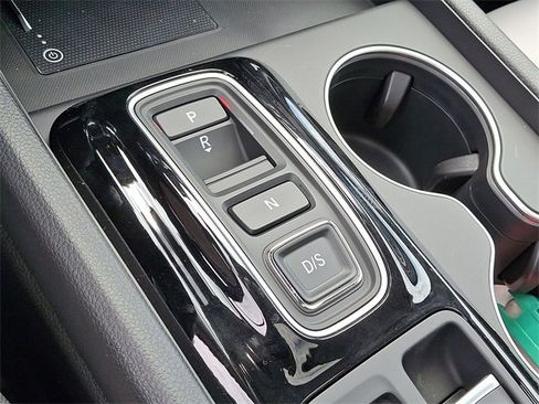 New 2025 Honda Pilot Touring image 13