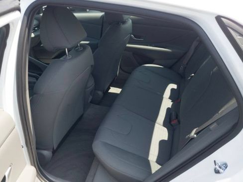 New 2026 Hyundai Elantra SE FWD image 14
