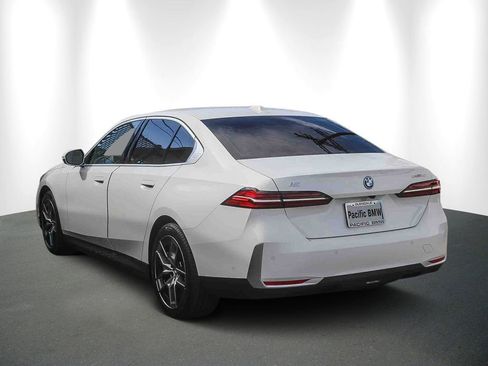 Used 2024 BMW i5 eDrive40i w/ M Sport Package RWD image 4