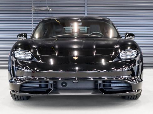 Used 2021 Porsche Taycan Turbo image 8