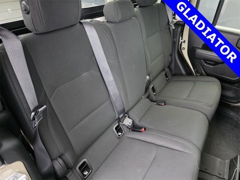 Used 2022 Jeep Gladiator Sport image 30
