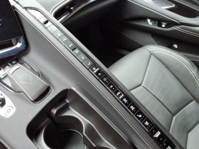 Used 2023 Chevrolet Corvette Stingray Preferred Cpe w/ Z51 Performance Package RWD image 32