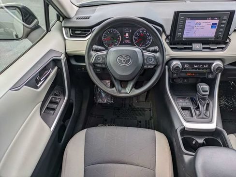 Used 2020 Toyota RAV4 XLE w/ Convenience Package FWD image 16