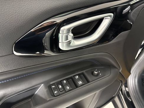 New 2026 Jeep Compass Latitude AWD/4WD image 15