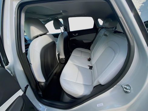 Used 2023 Hyundai Kona Limited image 21