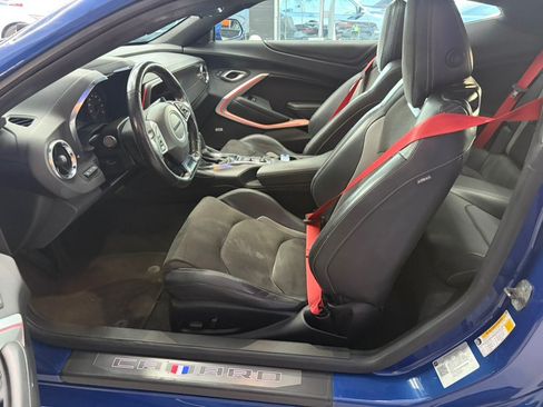 Used 2023 Chevrolet Camaro LT RWD image 10