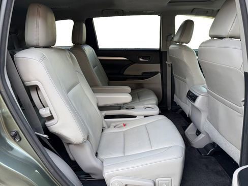 Used 2017 Toyota Highlander XLE FWD image 20