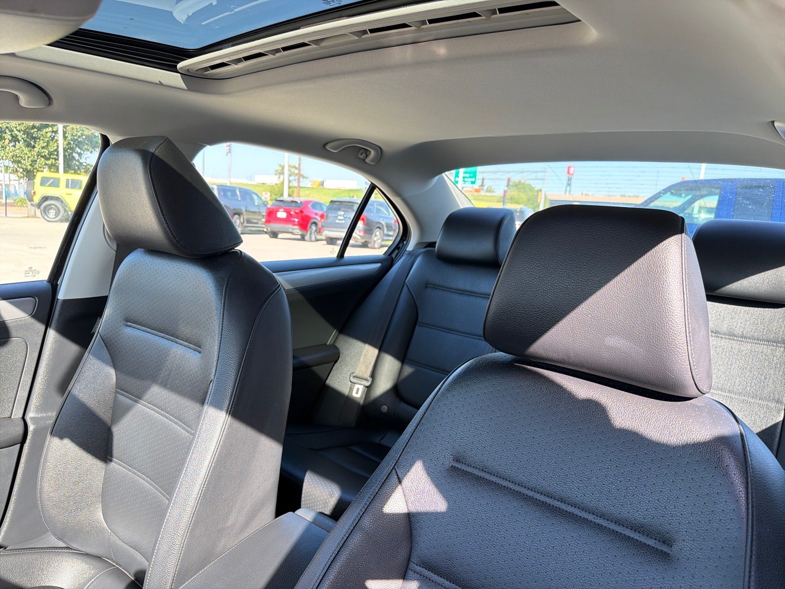 Used 2017 Volkswagen Jetta SE FWD image 18
