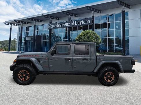Used 2024 Jeep Gladiator Mojave AWD/4WD image 7