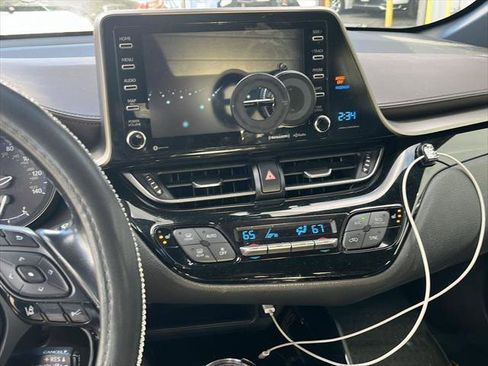 Certified 2019 Toyota C-HR Limited image 5