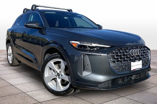 Used 2025 Audi Q5 Premium AWD/4WD image 2