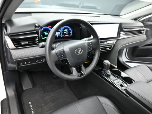 Certified 2025 Toyota Camry XLE image 8
