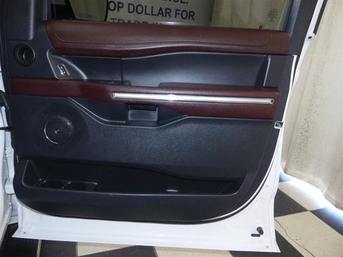 Used 2022 Ford Expedition Max Limited image 25
