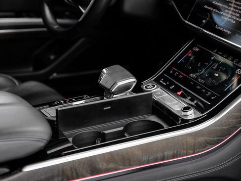 Used 2022 Audi A8 L 3.0T w/ Luxury Package image 34