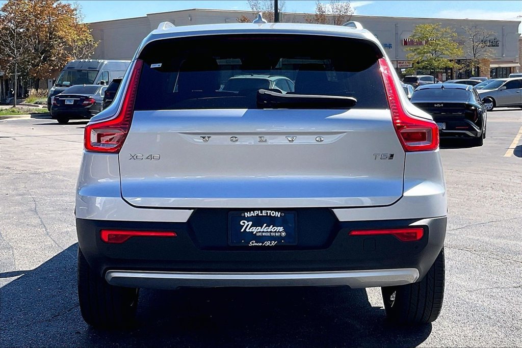 Used 2019 Volvo XC40 T5 Momentum AWD/4WD image 3
