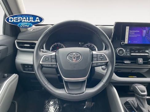 Used 2023 Toyota Highlander XLE AWD/4WD image 15