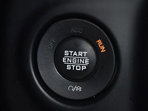 Used 2023 Jeep Wrangler Unlimited Sahara AWD/4WD image 19