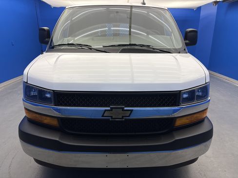 Used 2024 Chevrolet Express 2500 w/ Driver Convenience Package image 3