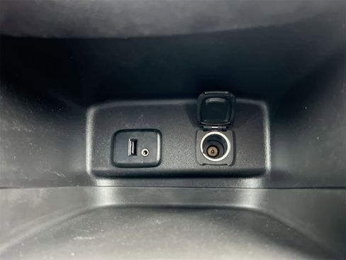 Used 2018 Chevrolet Equinox LT image 30