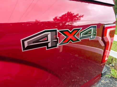 Used 2015 Ford F150 XLT w/ Equipment Group 301A Mid AWD/4WD image 10