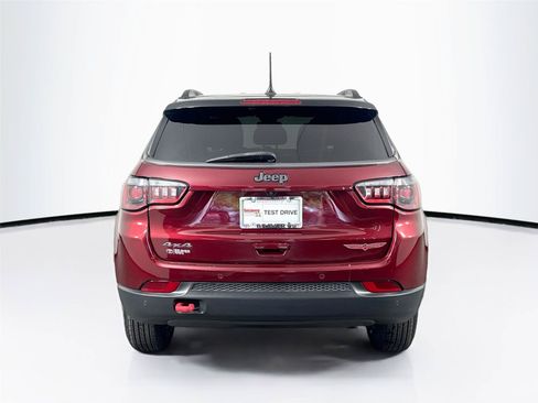 Used 2021 Jeep Compass Trailhawk AWD/4WD image 11