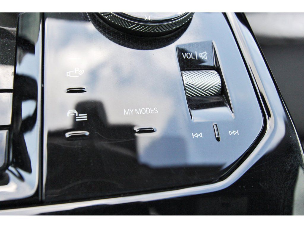 Used 2024 BMW i5 eDrive40i w/ M Sport Package RWD image 35