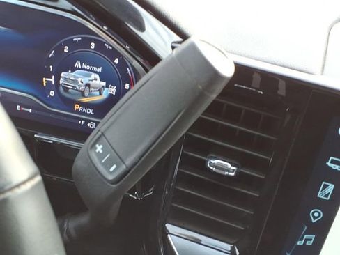 Used 2024 Chevrolet Silverado 2500 LTZ w/ LTZ Convenience Package image 11