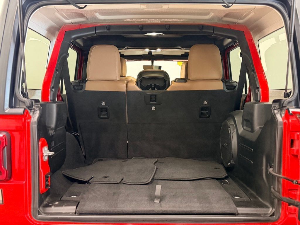 Used 2021 Jeep Wrangler Unlimited Sahara w/ Uconnect 4C Nav & Sound Group AWD/4WD image 6