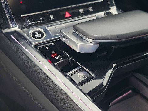 Used 2022 Audi e-tron Chronos w/ Chronos Package image 29