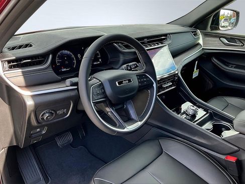 New 2025 Jeep Grand Cherokee L Limited image 7