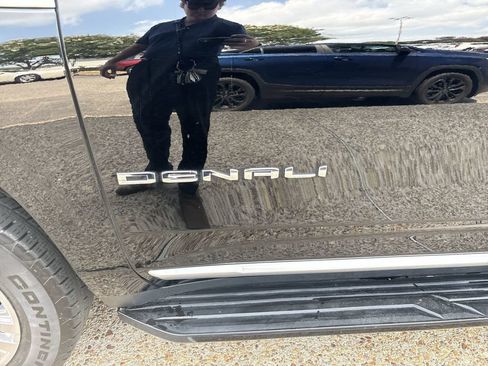 Certified 2024 GMC Yukon Denali AWD/4WD image 33