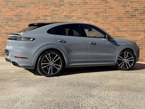 New 2026 Porsche Cayenne Turbo image 7