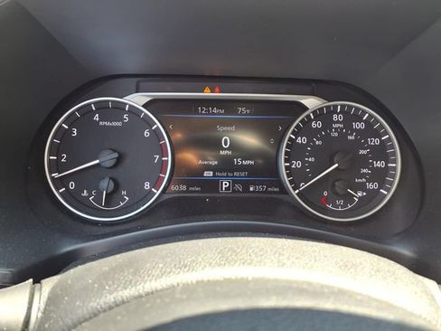 Used 2025 Nissan Sentra SR w/ SR Premium Package FWD image 12