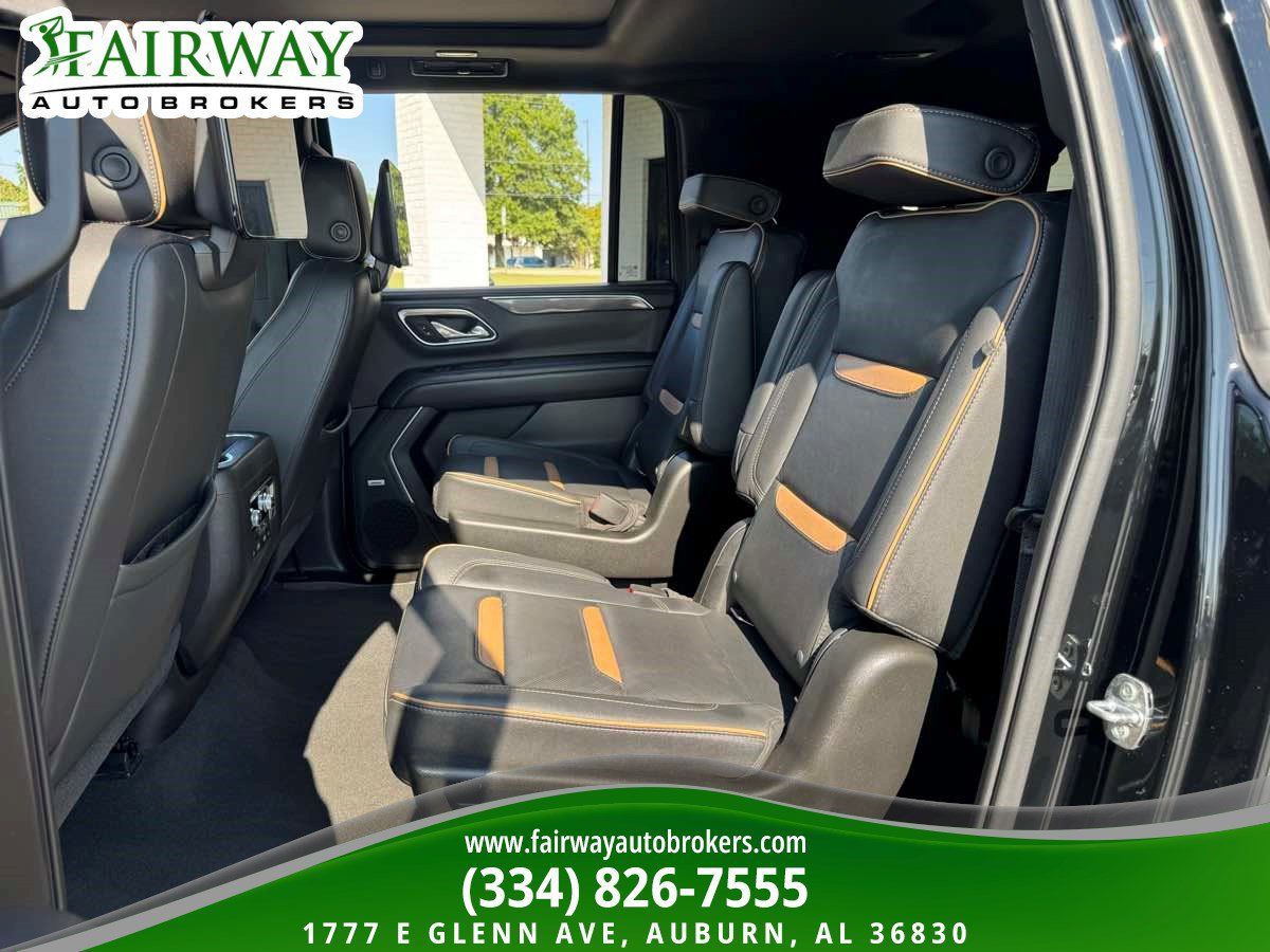 Used 2021 GMC Yukon XL AT4 w/ AT4 Premium Plus Package AWD/4WD image 11