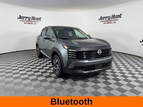 Used 2025 Nissan Kicks SV image 6