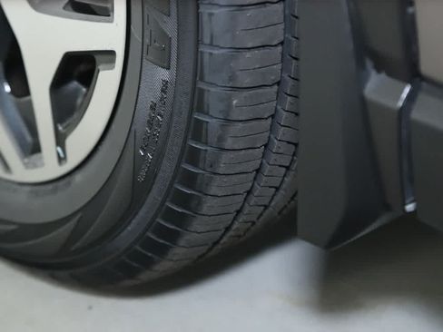 Used 2023 Subaru Forester Premium AWD/4WD image 39