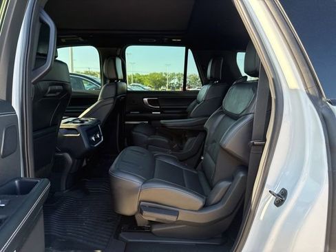Used 2025 Ford Expedition Max Platinum w/ Stealth Performance Package AWD/4WD image 18