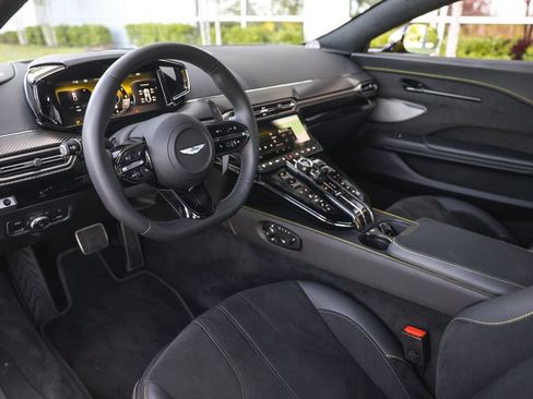 Used 2025 Aston Martin V8 Vantage Coupe RWD image 56