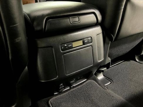 Used 2024 Nissan Armada SL image 35